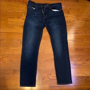 Classic Lucky Brand Blue Straight-Leg Jeans with Vintage Wash